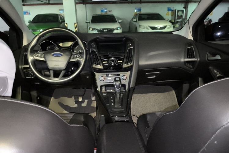 Used Ford Focus 2017 Hatchback EcoBoost 125 Automatic - Ultra-Powerful Style Edition with Smart Drive Features Center Console