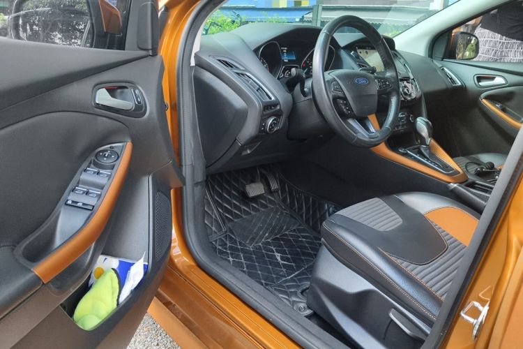 Used Ford Focus 2017 Hatchback EcoBoost 180 Automatic Sport Model Driver Seat