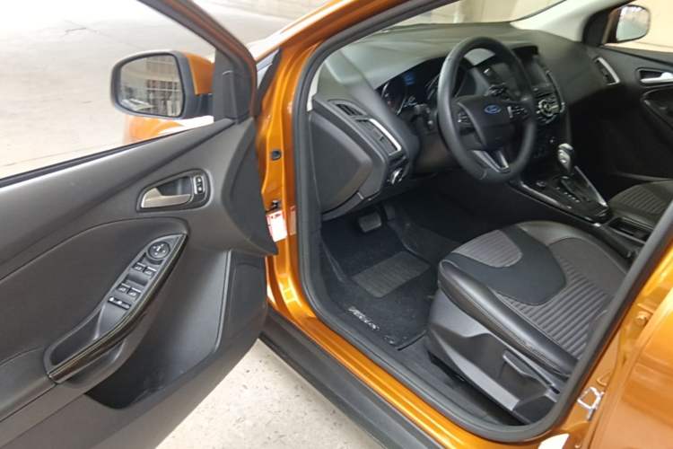 Used Ford Focus 2017 Hatchback 1.6L Automatic Fashion Edition Smart Drive Version Driver Seat