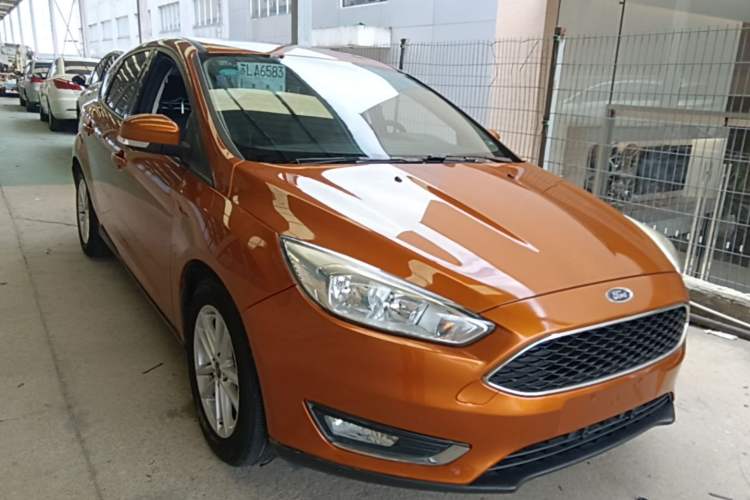 Used Ford Focus 2017 Hatchback 1.6L Automatic Fashion Edition Smart Drive Version Front Right 45 Deg