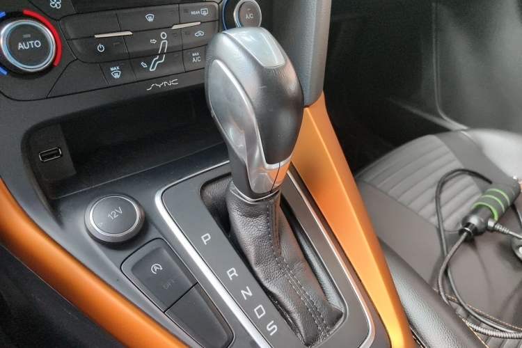 Used Ford Focus 2017 Hatchback EcoBoost 180 Automatic Sport Model Gear Lever