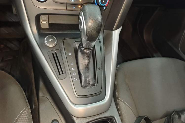 Used Ford Focus 2017 Hatchback 1.6L Automatic Comfort Plus SmartDrive Edition Gear Lever