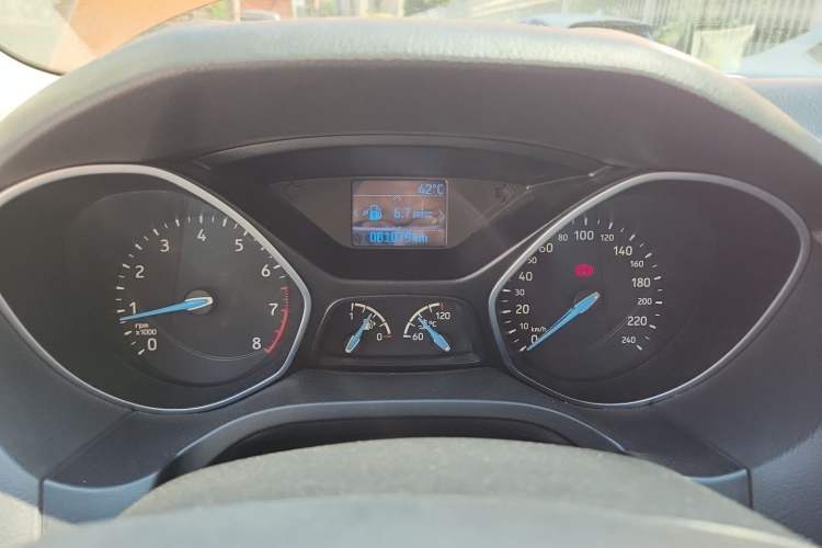 Used Ford Focus 2017 Hatchback 1.6L Manual Fashion Edition SmartDrive Version Instrument Cluster