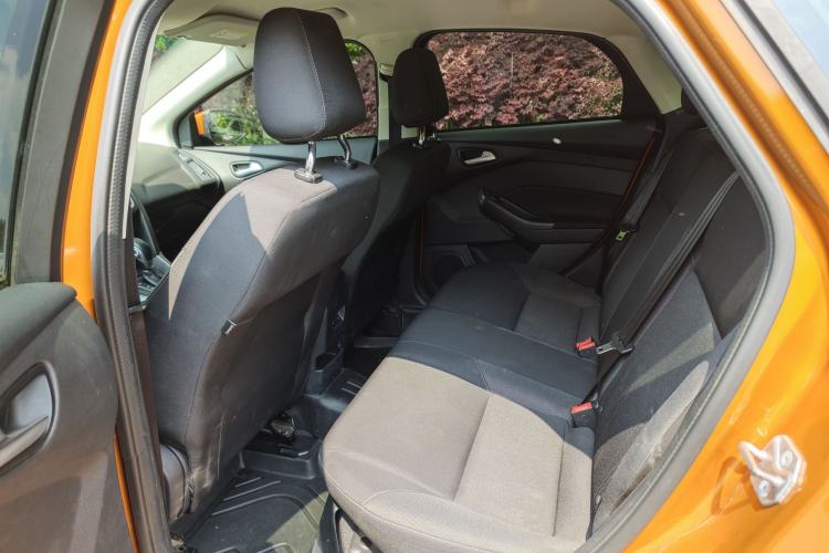 Used Ford Focus 2017 Hatchback 1.6L Automatic Comfort Plus SmartDrive Edition Interior 5