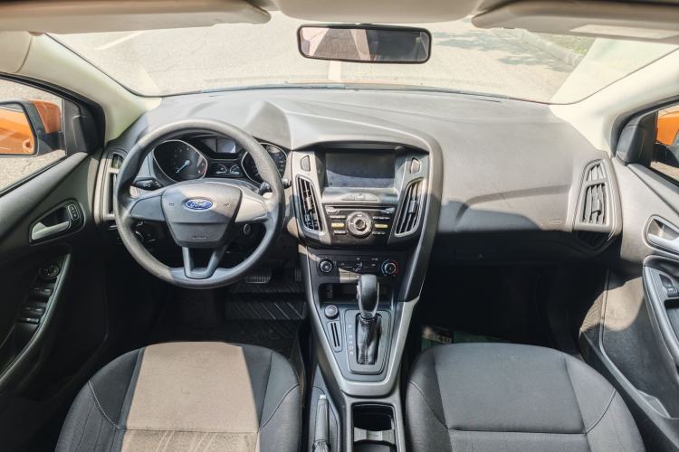 Used Ford Focus 2017 Hatchback 1.6L Automatic Comfort Plus SmartDrive Edition Interior 6