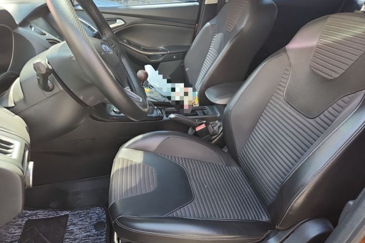 Used Ford Focus 2017 Hatchback 1.6L Manual Fashion Edition SmartDrive Version Left Front Seat