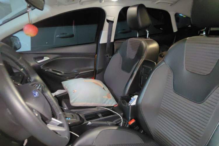Used Ford Focus 2017 Hatchback 1.6L Automatic Fashion Edition Smart Drive Version Left Front Seat
