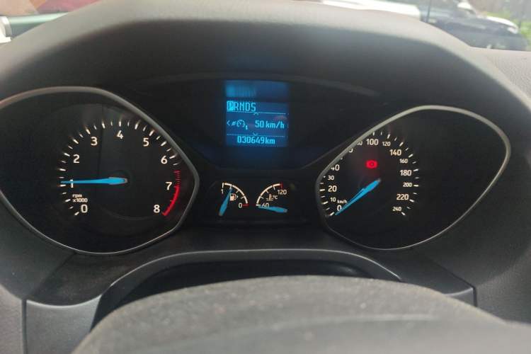 Used Ford Focus 2017 Hatchback EcoBoost 125 Automatic - Ultra-Powerful Style Edition with Smart Drive Features Odometer Close Up