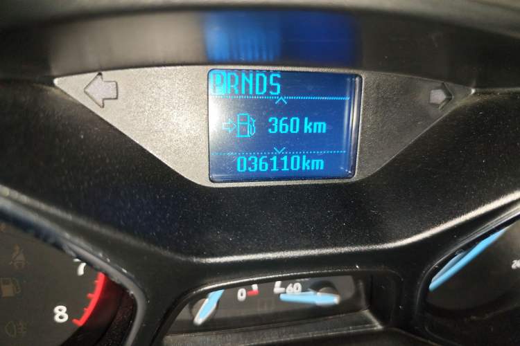 Used Ford Focus 2017 Hatchback 1.6L Automatic Fashion Edition Smart Drive Version Odometer Close Up