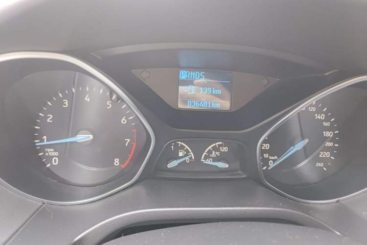 Used Ford Focus 2017 Hatchback 1.6L Automatic Fashion Edition Smart Drive Version Odometer Close Up