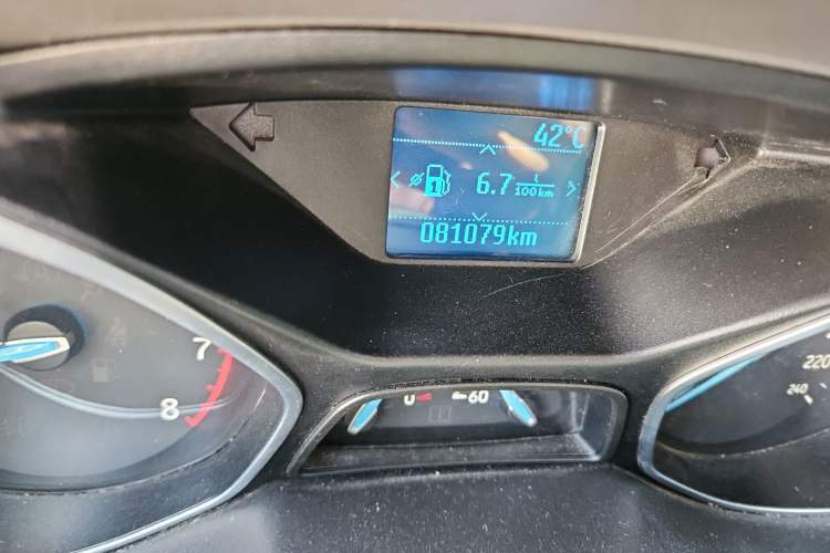 Used Ford Focus 2017 Hatchback 1.6L Manual Fashion Edition SmartDrive Version Odometer Close Up