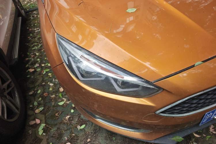 Used Ford Focus 2017 Hatchback EcoBoost 125 Automatic - Ultra-Powerful Style Edition with Smart Drive Features Right Front Headlight