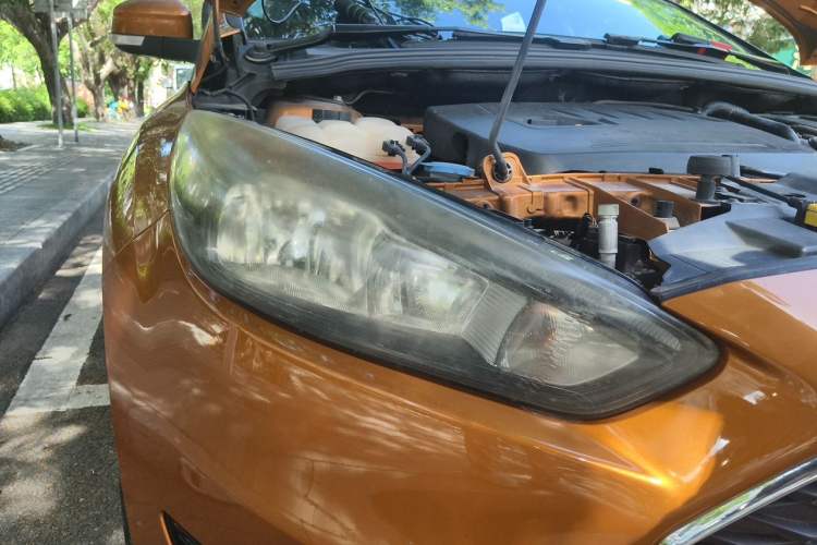 Used Ford Focus 2017 Hatchback EcoBoost 180 Automatic Sport Model Right Front Headlight