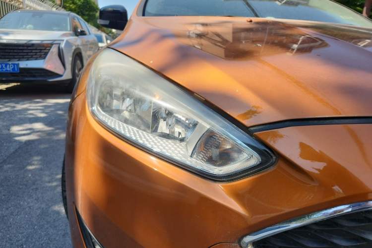 Used Ford Focus 2017 Hatchback 1.6L Manual Fashion Edition SmartDrive Version Right Front Headlight