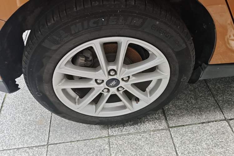 Used Ford Focus 2017 Hatchback EcoBoost 125 Manual – Ultra-Performance Style SmartDrive Edition Right Rear Wheel Hub