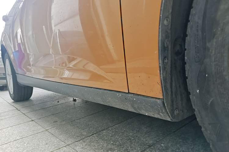 Used Ford Focus 2017 Hatchback EcoBoost 125 Manual – Ultra-Performance Style SmartDrive Edition Right Side Sill