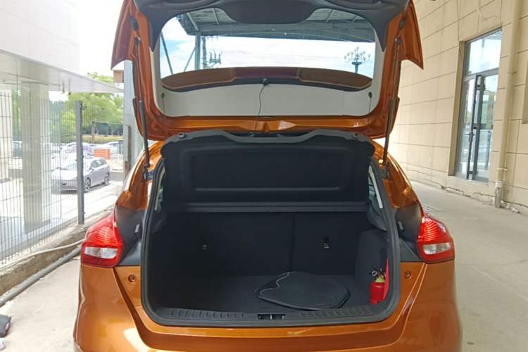 Used Ford Focus 2017 Hatchback 1.6L Automatic Fashion Edition Smart Drive Version Trunk