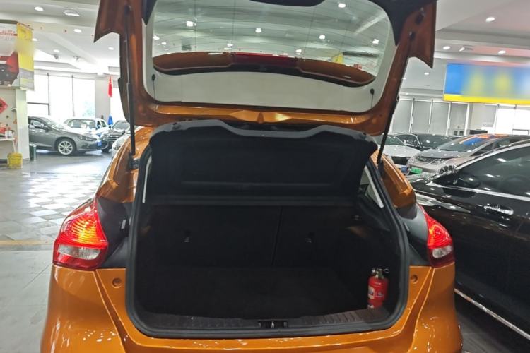 Used Ford Focus 2017 Hatchback 1.6L Automatic Comfort Plus SmartDrive Edition Trunk