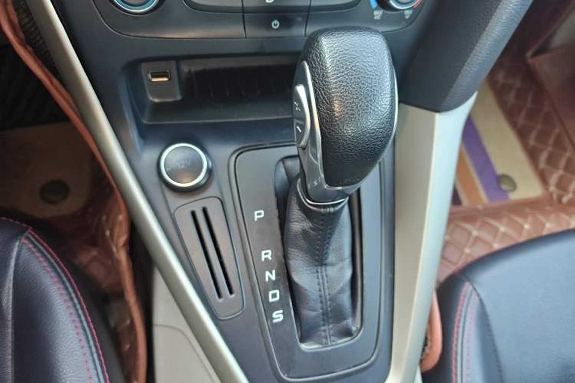 Used Ford Focus 2018 Sedan Classic 1.6L Automatic Comfort Plus Smart Drive Version Gear Lever