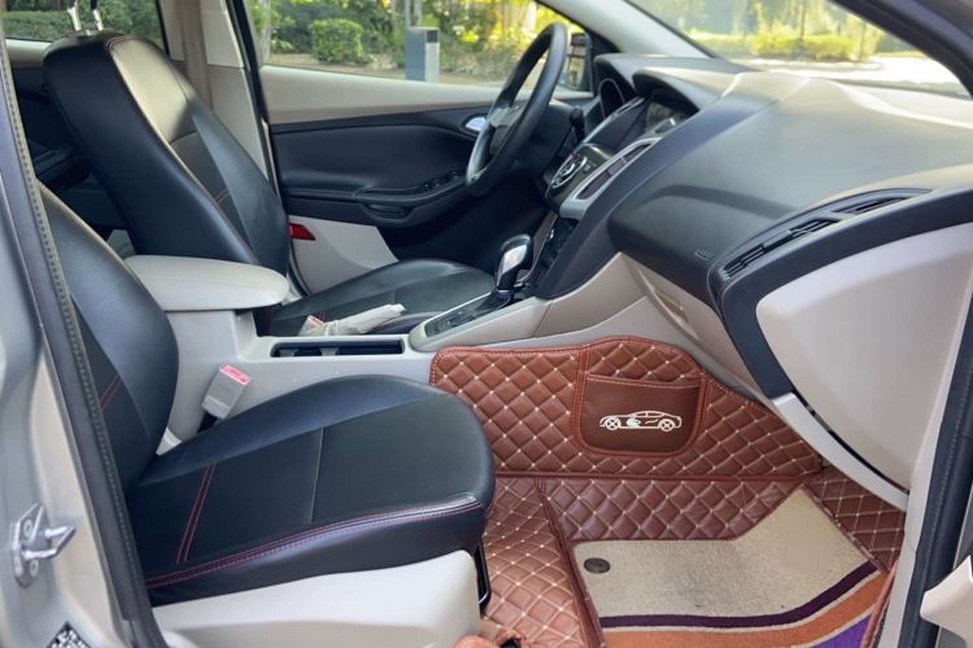 Used Ford Focus 2018 Sedan Classic 1.6L Automatic Comfort Plus Smart Drive Version Interior 6