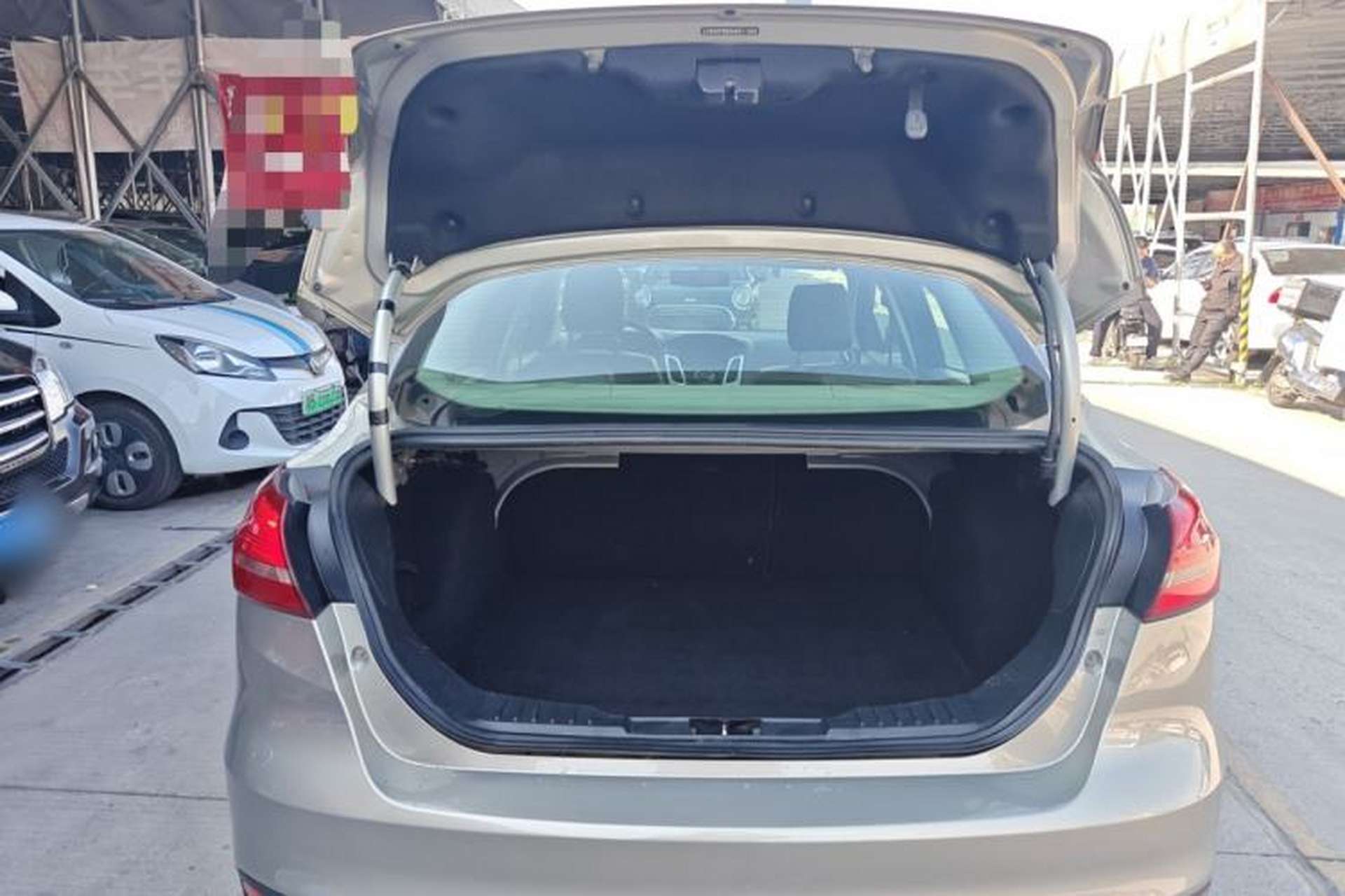 Used Ford Focus 2018 Sedan Classic 1.6L Automatic Comfort Plus Smart Drive Version Trunk