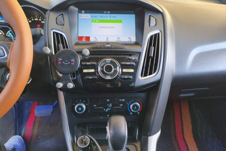 Used Ford Focus 2018 Hatchback Classic 1.6L Automatic Comfort Plus SmartDrive Edition Audio And AC Panel