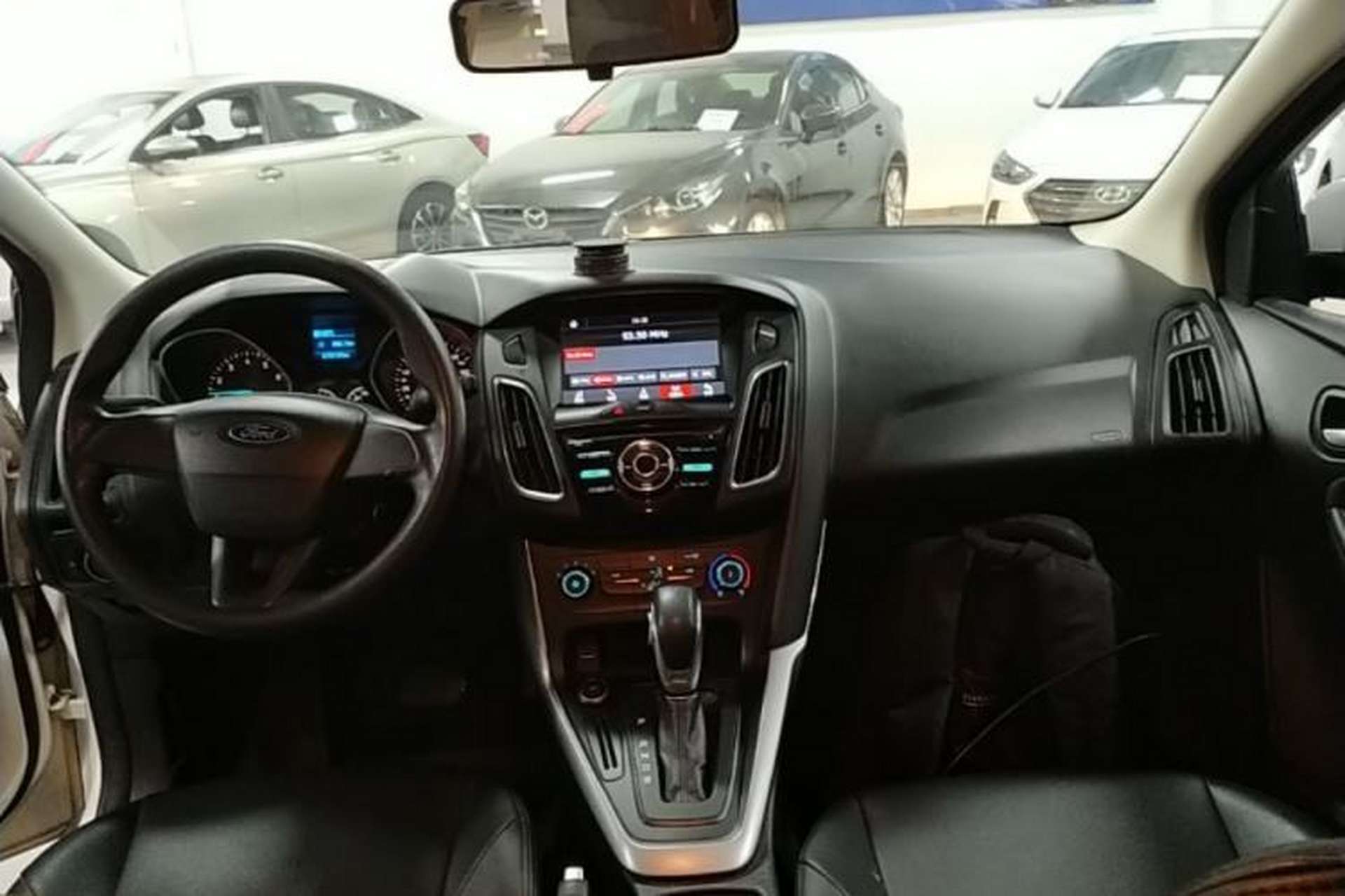 Used Ford Focus 2018 Hatchback Classic 1.6L Automatic Comfort Plus SmartDrive Edition Center Console