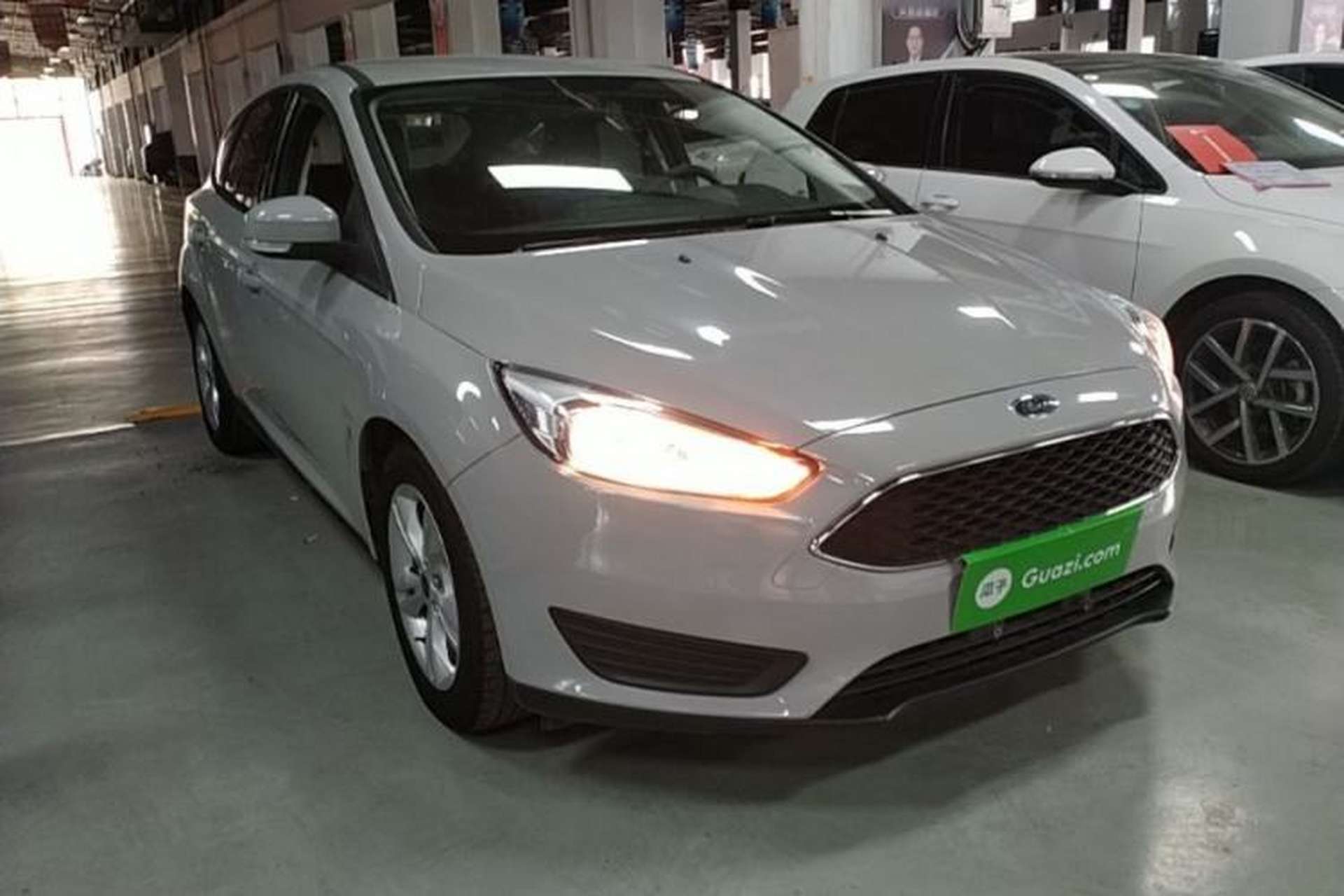 Used Ford Focus 2018 Hatchback Classic 1.6L Automatic Comfort Plus SmartDrive Edition Front Right 45 Deg