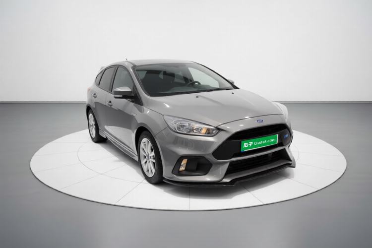 Used Ford Focus 2018 Hatchback Classic 1.6L Automatic Trendy SmartDrive Edition Front Right 45 Deg