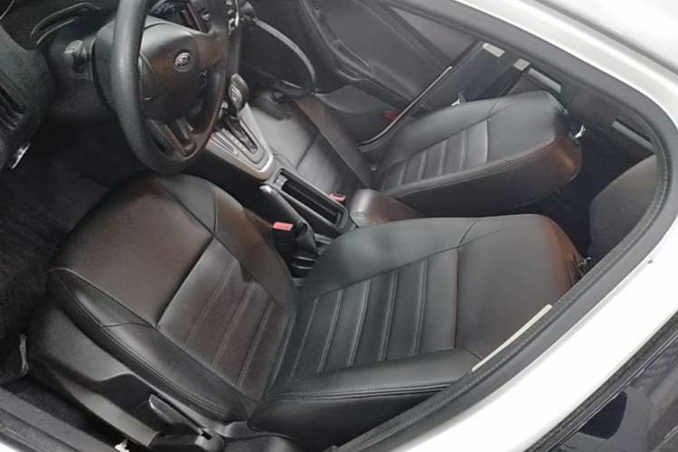 Used Ford Focus 2018 Hatchback Classic 1.6L Automatic Comfort Plus SmartDrive Edition Left Front Seat