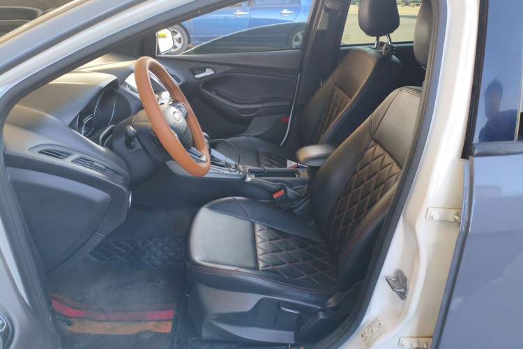 Used Ford Focus 2018 Hatchback Classic 1.6L Automatic Comfort Plus SmartDrive Edition Left Front Seat