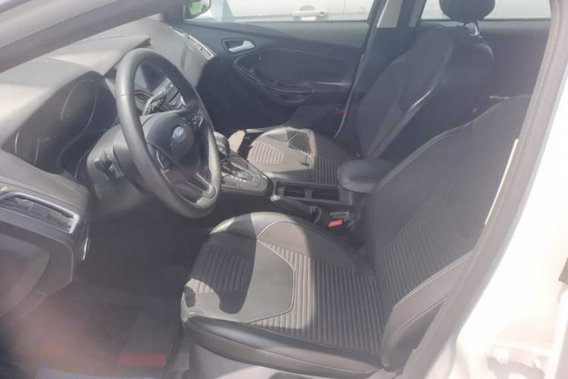 Used Ford Focus 2018 Hatchback Classic 1.6L Automatic Trendy SmartDrive Edition Left Front Seat