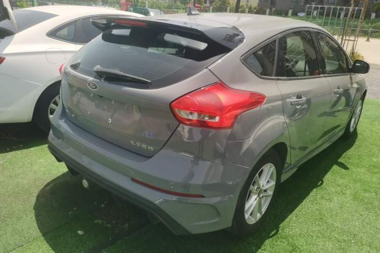 Used Ford Focus 2018 Hatchback Classic 1.6L Automatic Trendy SmartDrive Edition Rear Right 45 Deg