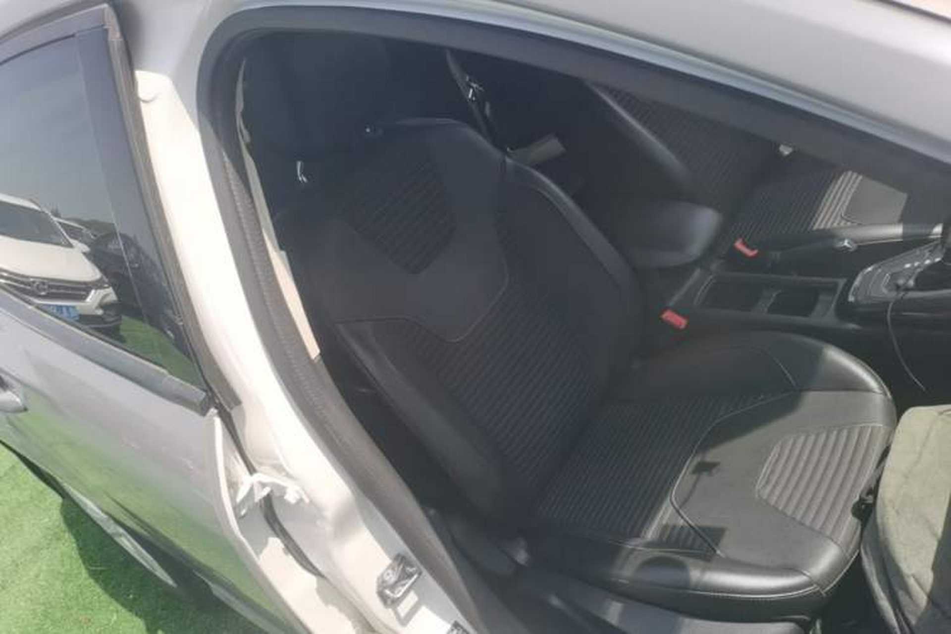 Used Ford Focus 2018 Hatchback Classic 1.6L Automatic Trendy SmartDrive Edition Right Front Seat