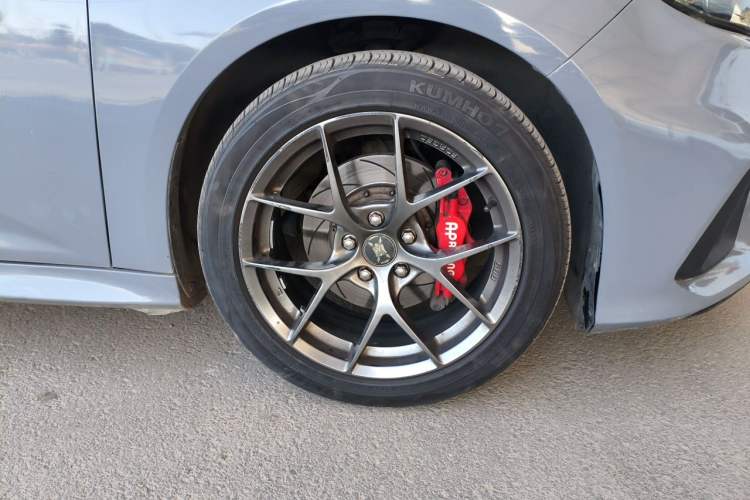 Used Ford Focus 2018 Hatchback Classic 1.6L Automatic Comfort Plus SmartDrive Edition Right Front Wheel Hub