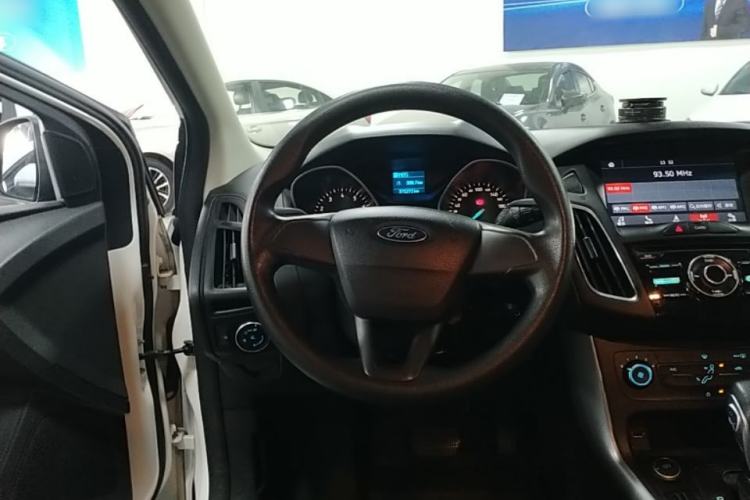 Used Ford Focus 2018 Hatchback Classic 1.6L Automatic Comfort Plus SmartDrive Edition Steering Wheel