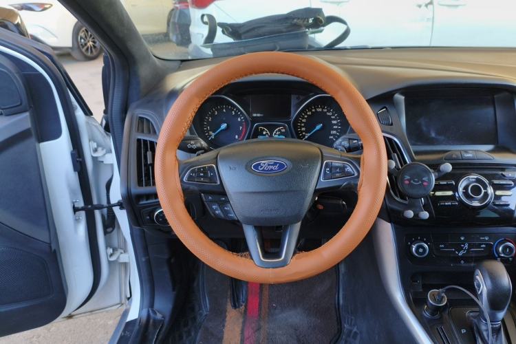 Used Ford Focus 2018 Hatchback Classic 1.6L Automatic Comfort Plus SmartDrive Edition Steering Wheel