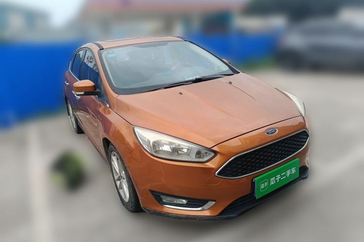 Used Ford Focus 2018 Two-Door Classic EcoBoost 125 Automatic Supercharged Style SmartDrive Edition Front Right 45 Deg
