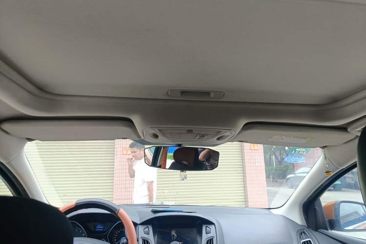 Used Ford Focus 2018 Two-Door Classic EcoBoost 125 Automatic Supercharged Style SmartDrive Edition Headliner
