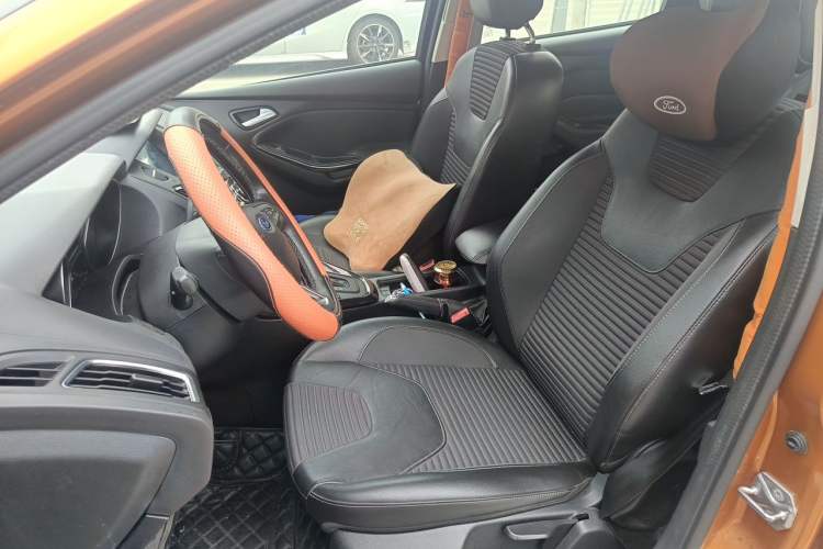 Used Ford Focus 2018 Two-Door Classic EcoBoost 125 Automatic Supercharged Style SmartDrive Edition Left Front Seat