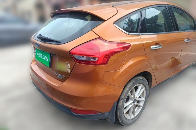 Used Ford Focus 2018 Two-Door Classic EcoBoost 125 Automatic Supercharged Style SmartDrive Edition Rear Right 45 Deg