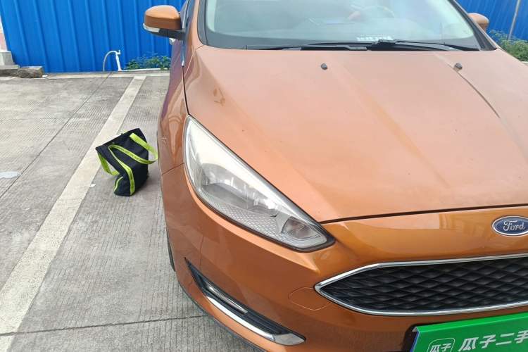 Used Ford Focus 2018 Two-Door Classic EcoBoost 125 Automatic Supercharged Style SmartDrive Edition Right Front Headlight