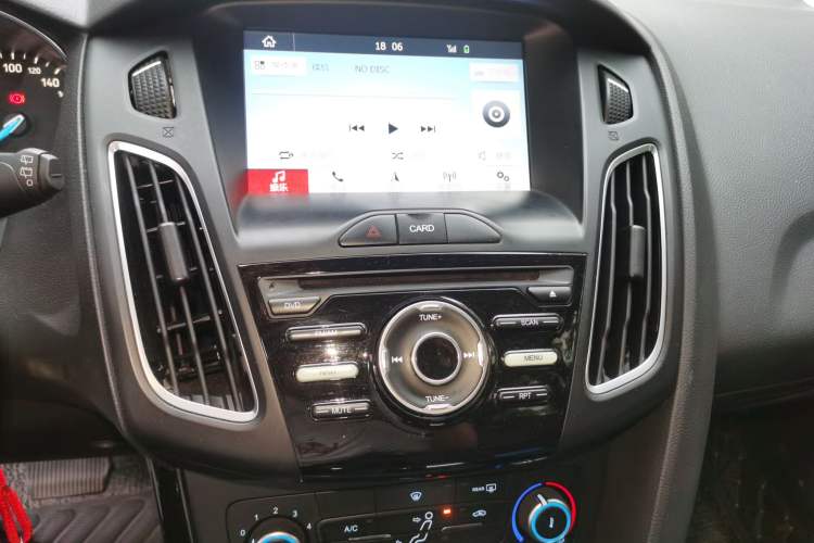 Used Ford Focus 2018 Hatchback Classic 1.6L Automatic Trendy SmartDrive Edition Audio And AC Panel