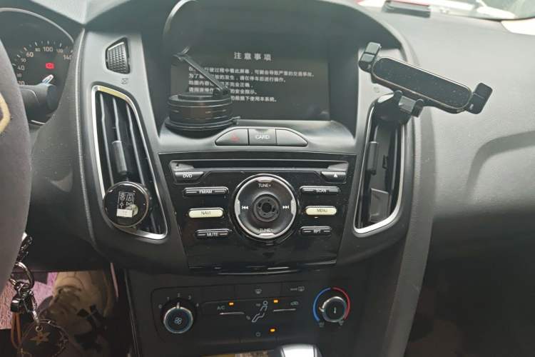 Used Ford Focus 2018 Sedan Classic 1.6L Automatic Trendy SmartDrive Edition Audio And AC Panel