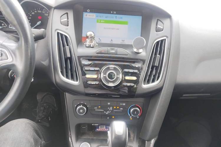 Used Ford Focus 2018 Sedan Classic 1.6L Automatic Trendy SmartDrive Edition Audio And AC Panel