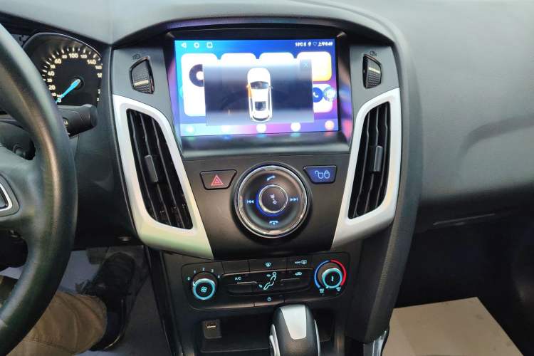 Used Ford Focus 2018 Sedan Classic 1.6L Automatic Trendy SmartDrive Edition Audio And AC Panel