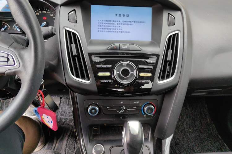 Used Ford Focus 2018 Hatchback Classic 1.6L Automatic Trendy SmartDrive Edition Audio And AC Panel