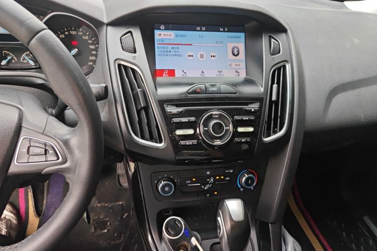 Used Ford Focus 2018 Sedan Classic 1.6L Automatic Trendy SmartDrive Edition Audio And AC Panel
