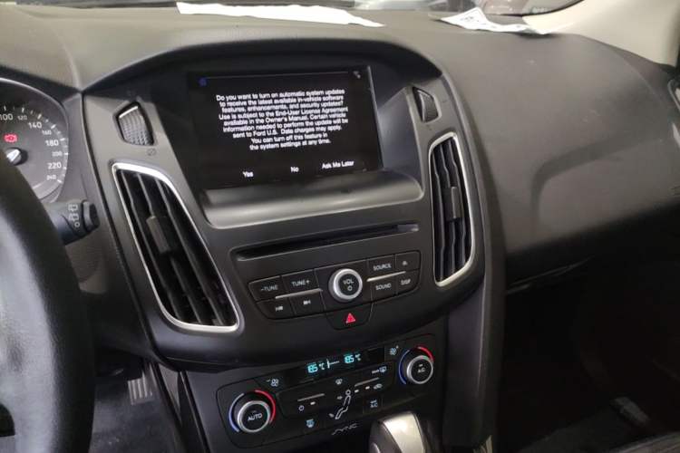 Used Ford Focus 2018 Hatchback Classic EcoBoost 180 Automatic Elite Model Audio And AC Panel