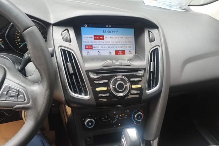 Used Ford Focus 2018 Sedan Classic 1.6L Automatic Trendy SmartDrive Edition Audio And AC Panel